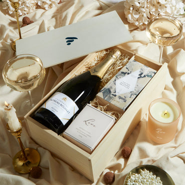 a guide to wedding guest etiquette