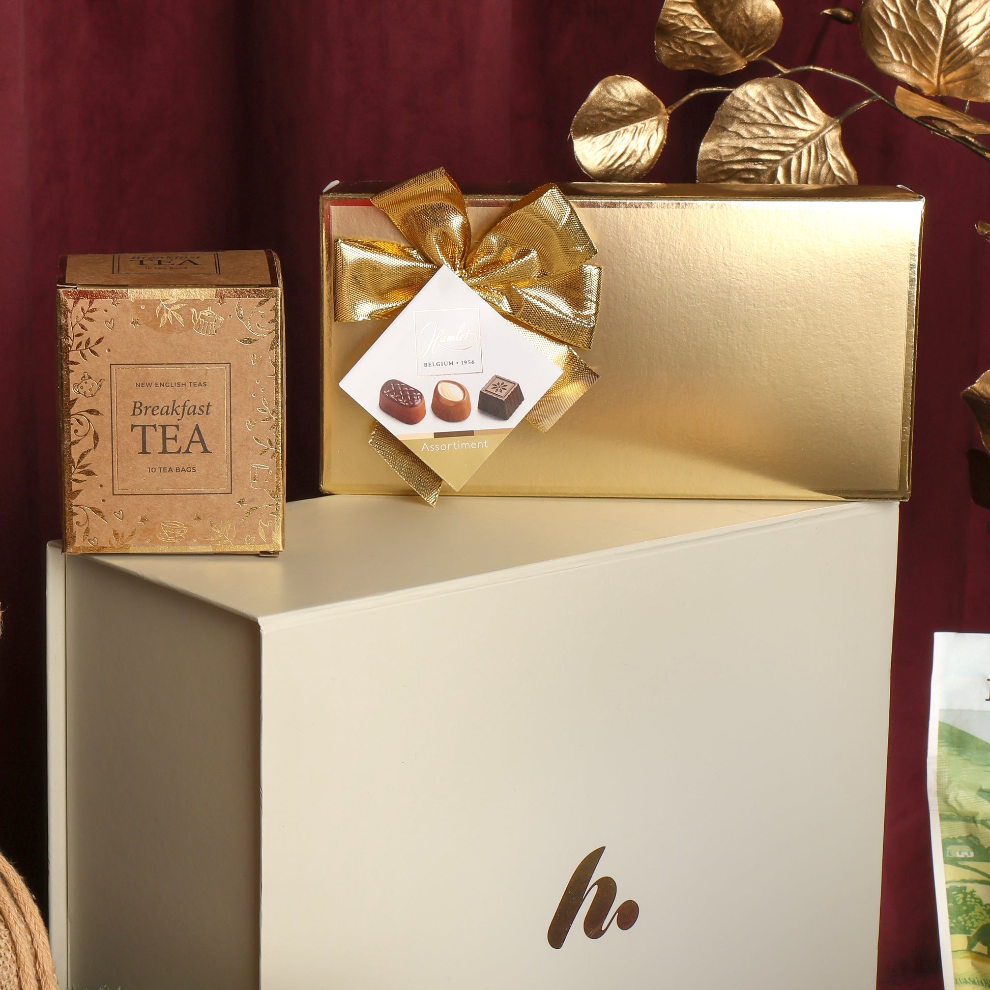 Products in The Joyful Delights Hamper, a luxury gift hamper from hampers.com UK