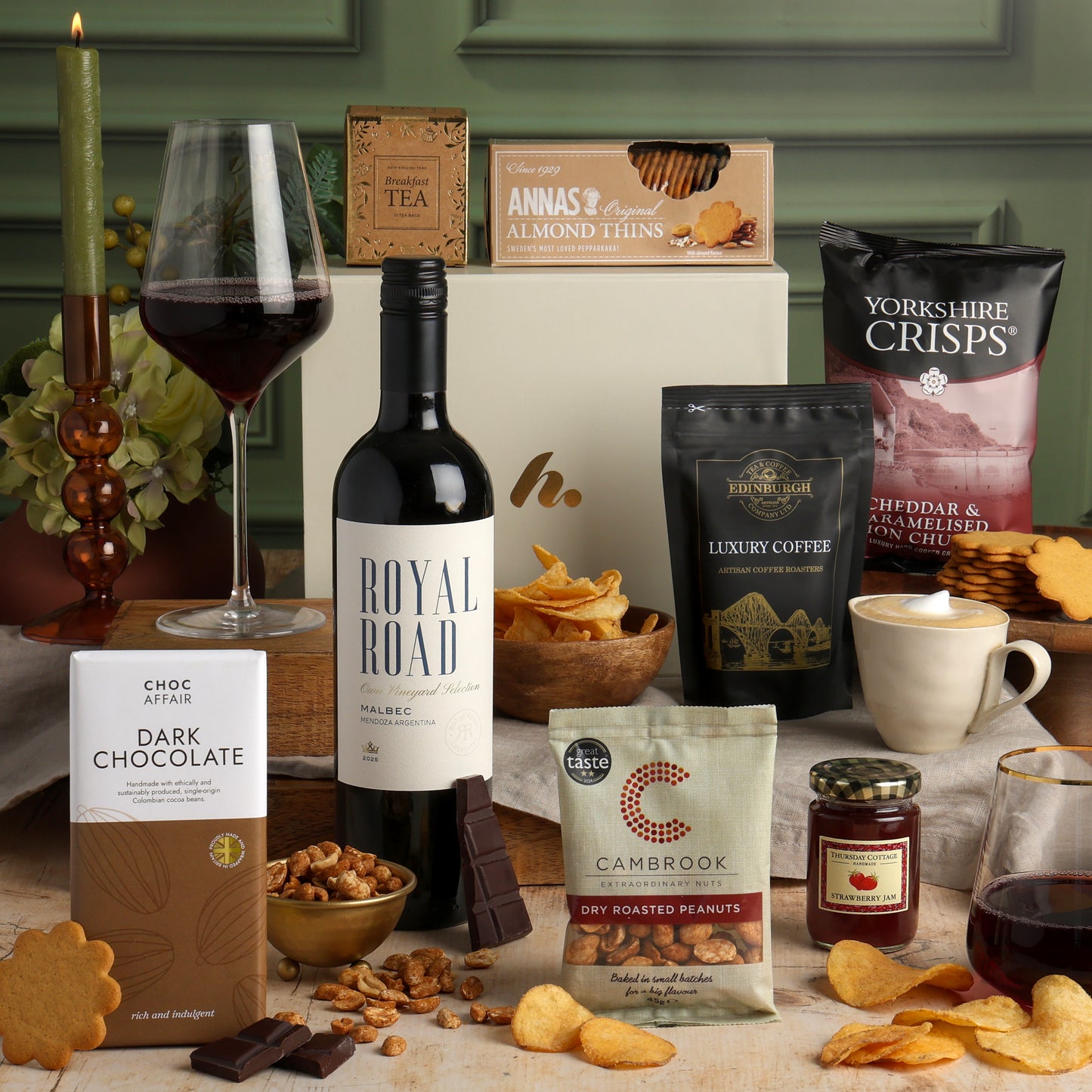 Image of Classic Food and Wine Hamper, a luxury gift hamper from hampers.com UK