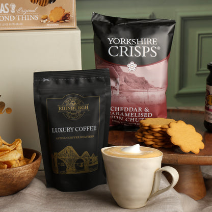 Image of Classic Food and Wine Hamper, a luxury gift hamper from hampers.com UK