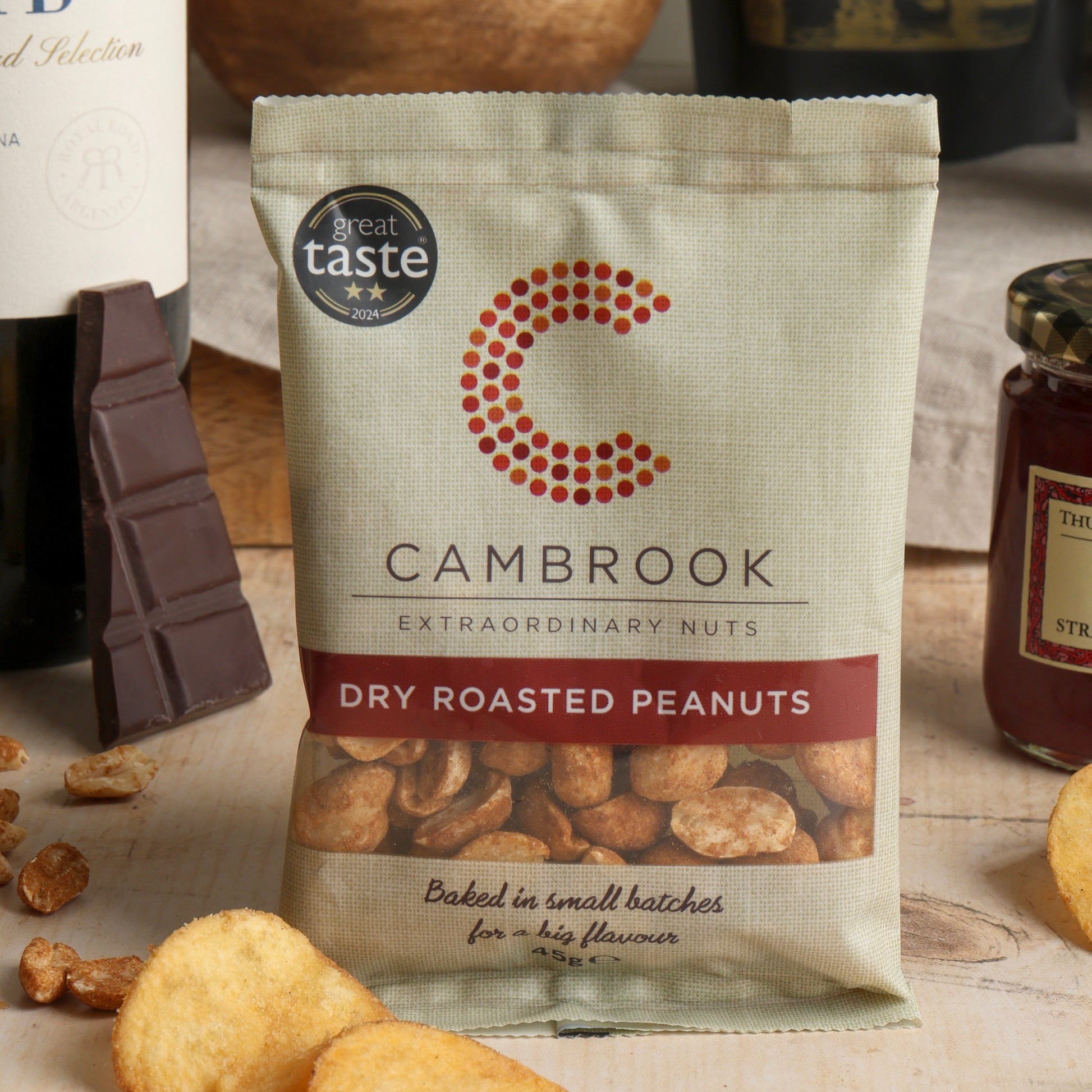 Image of Classic Food and Wine Hamper, a luxury gift hamper from hampers.com UK