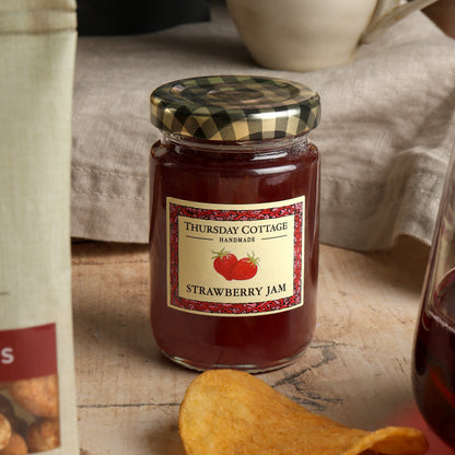 Image of Classic Food and Wine Hamper, a luxury gift hamper from hampers.com UK