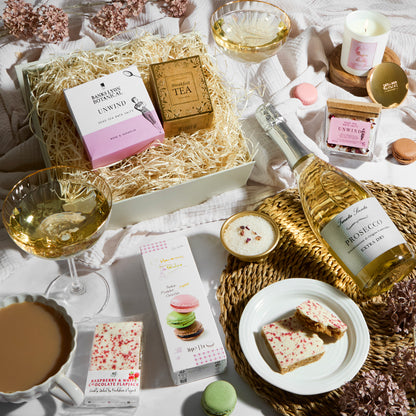 Close up of products in Pamper Hamper for Her, a luxury gift hamper from hampers.com UK