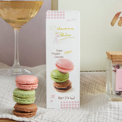 Close up of products in Pamper Hamper for Her, a luxury gift hamper from hampers.com UK
