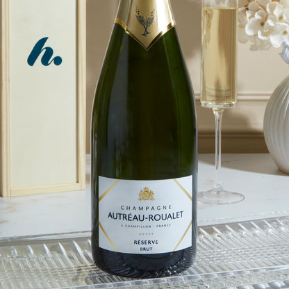 Close up of products in The Luxury Champagne Wooden Gift Box, a luxury gift hamper from hampers.com UK