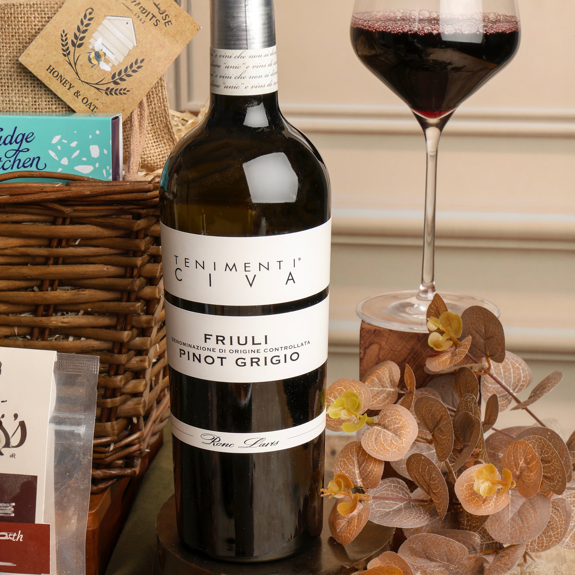 Close up of products in food & Wine Lovers Gift, a luxury gift hamper from hampers.com UK