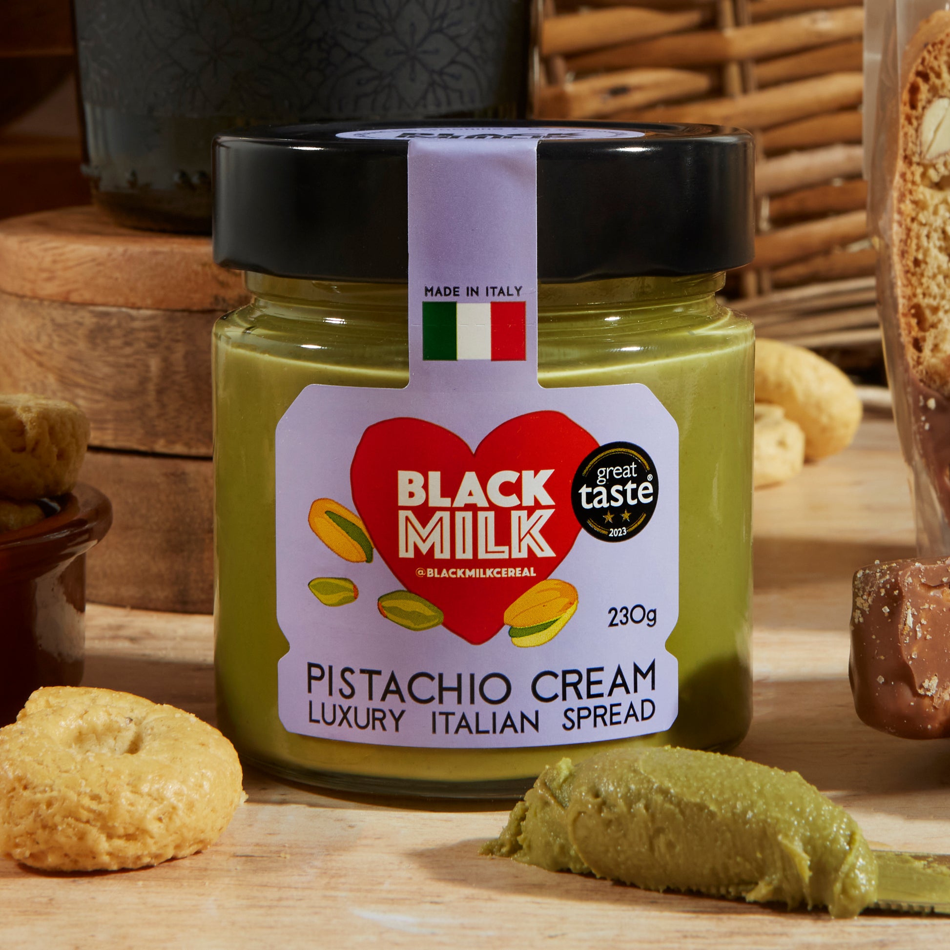 Close up of products in Italian Treats Food and Wine Hamper, a luxury gift hamper from hampers.com UK