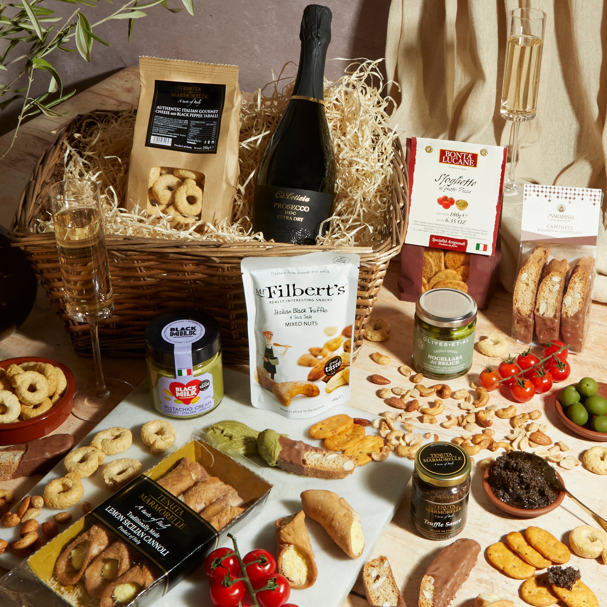 Main image of Italian Treats Food and Wine Hamper, a luxury gift hamper from hampers.com UK