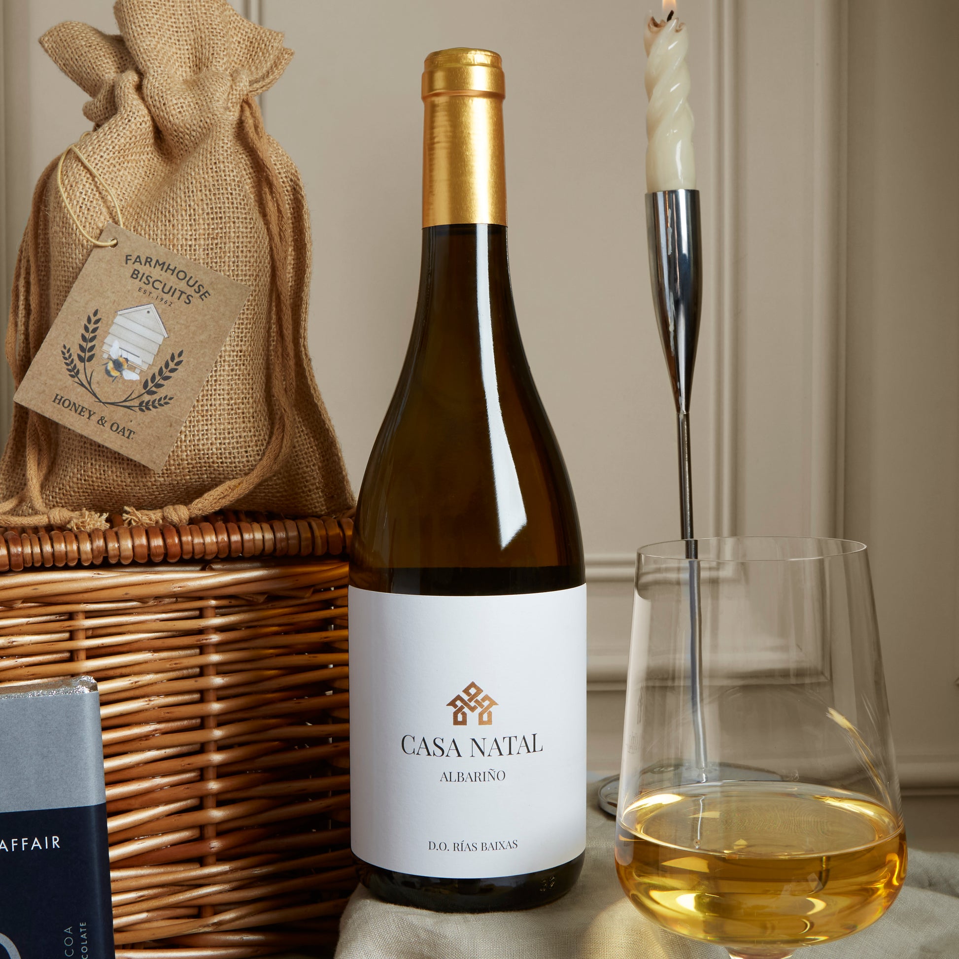 Close up of products in Premium Food and Wine Hamper, a luxury gift hamper from hampers.com UK
