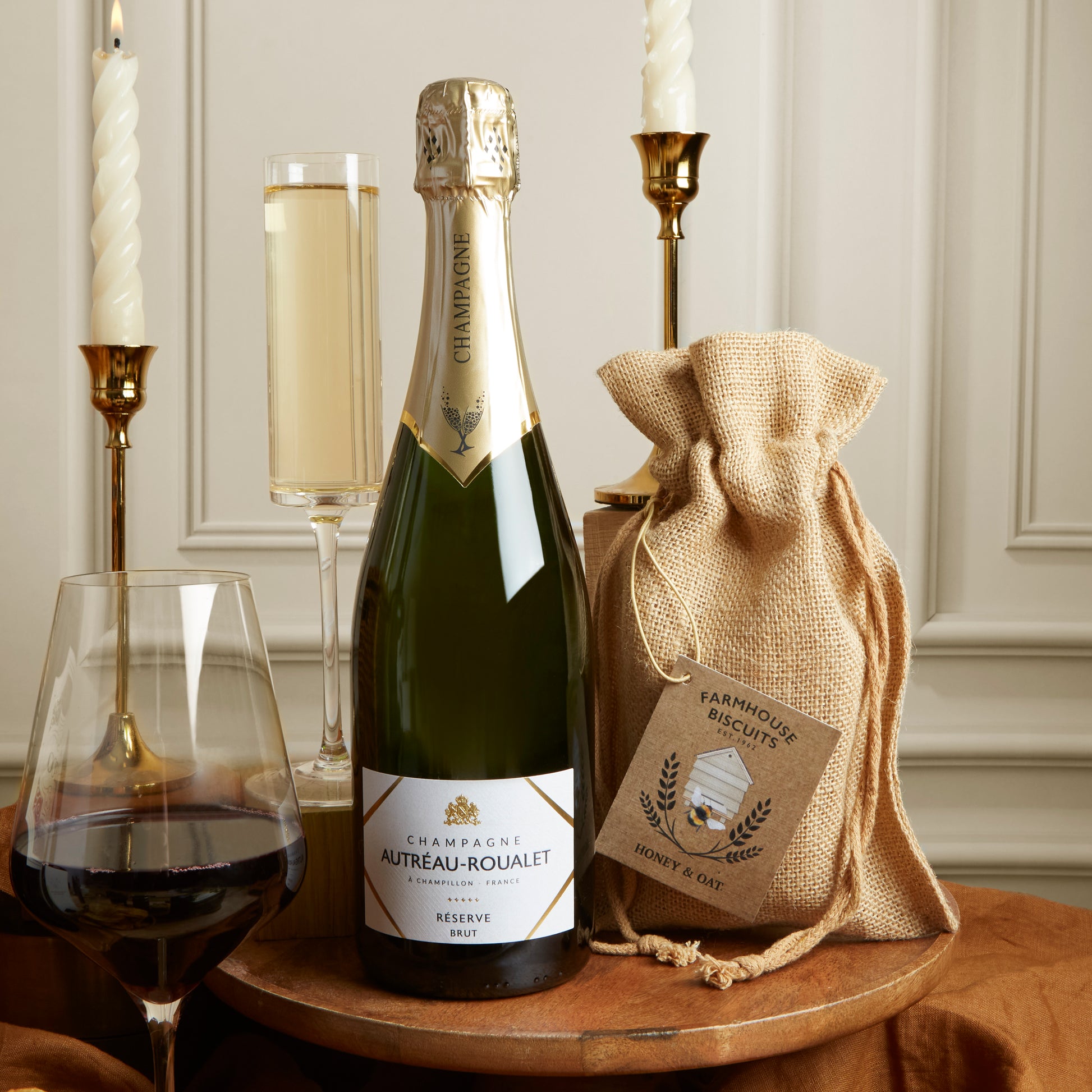 Close up of products in Prestige Food & Wine Hamper, a luxury gift hamper from hampers.com UK