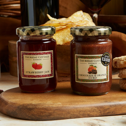 Close up of products in Prestige Food & Wine Hamper, a luxury gift hamper from hampers.com UK