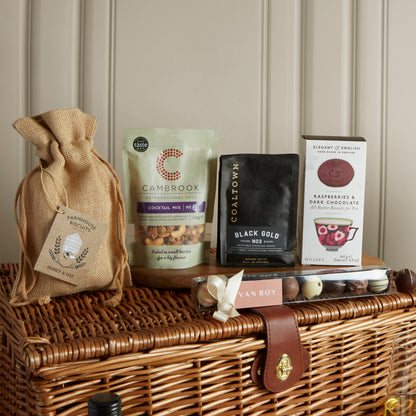 Close up of products in The Deluxe Food & Wine Gift Hamper, a luxury gift hamper from hampers.com