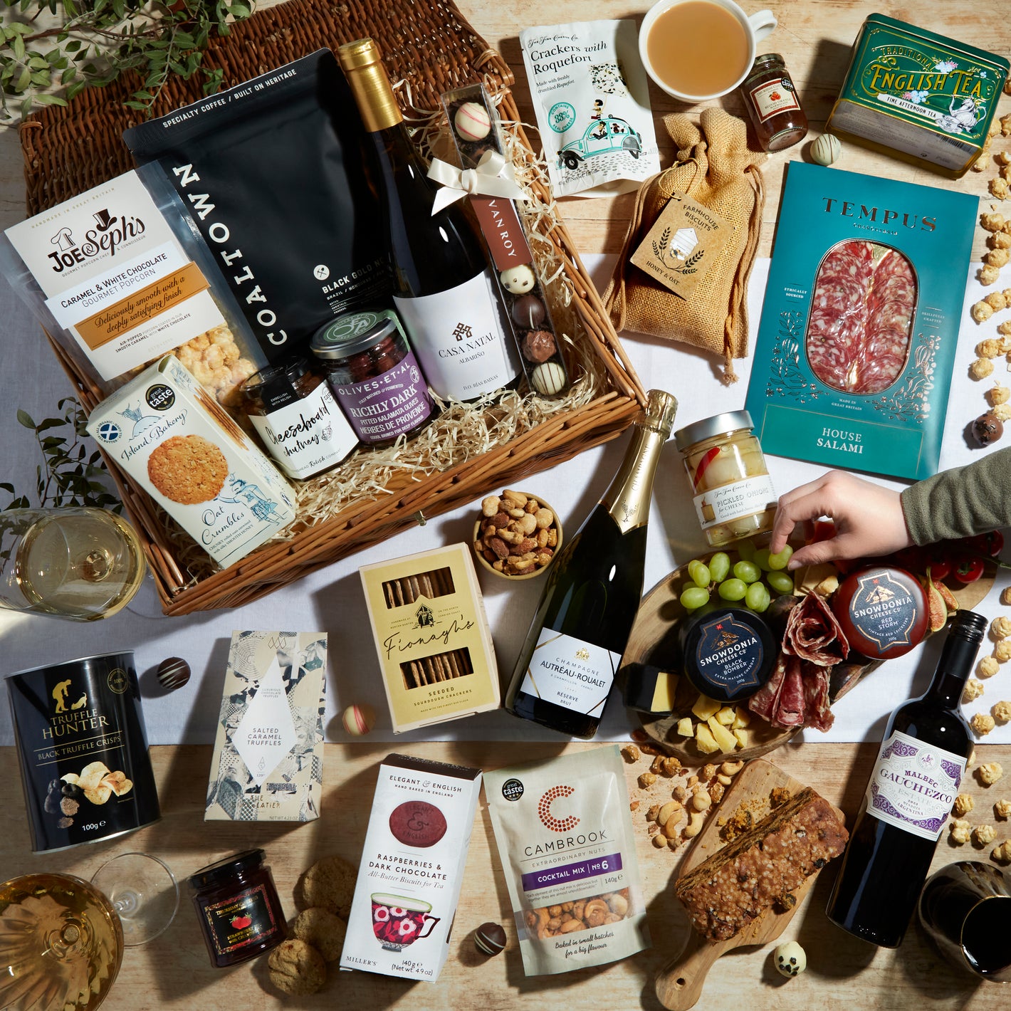 Close up of products in The Deluxe Food & Wine Gift Hamper, a luxury gift hamper from hampers.com