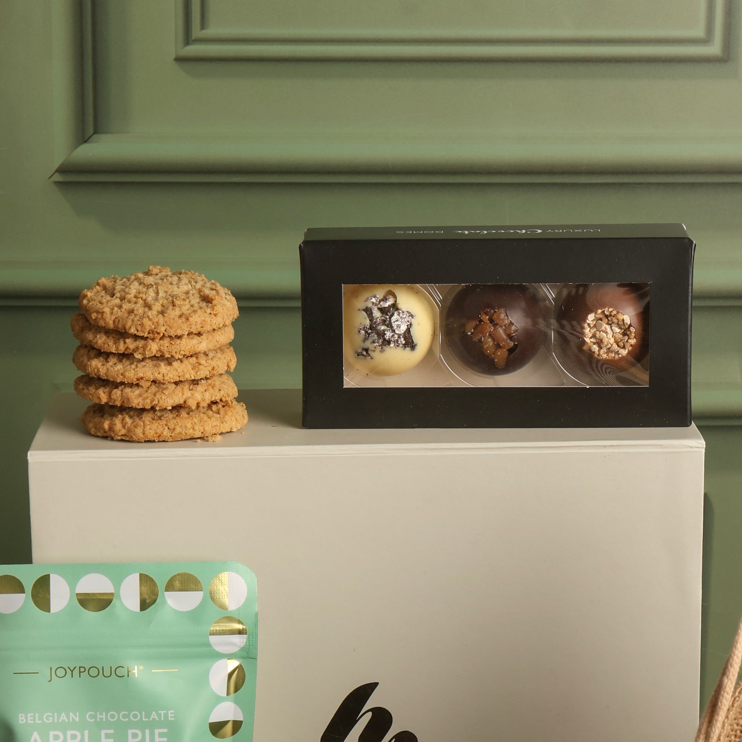 Close up of products in Traditional Treats Hamper, a luxury gift hamper from hampers.com UK