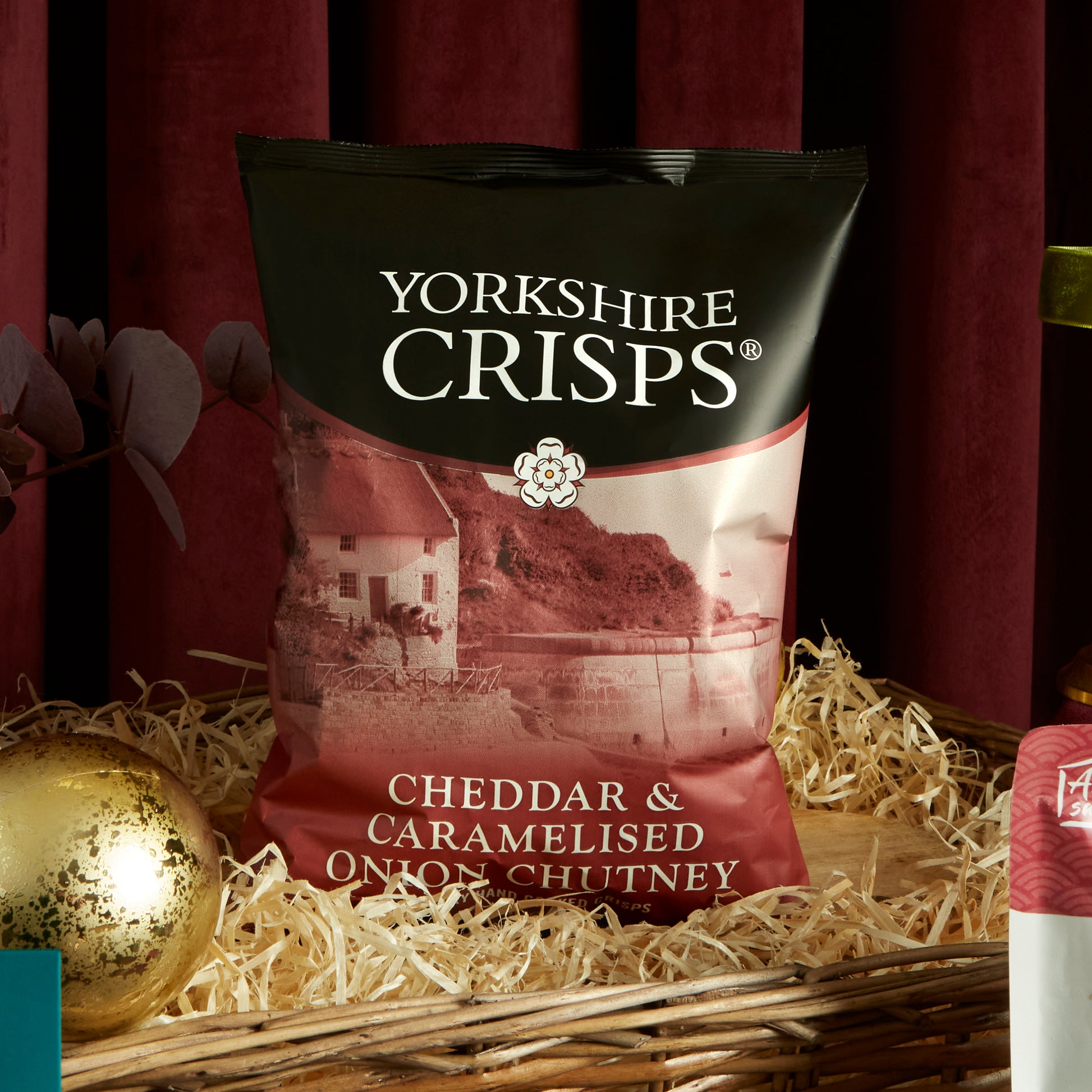 Yorkshire Crisps Cheddar and Onion Chutney British Crisps