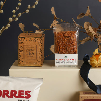 Red Wine & Festive Treats Hamper (Vegan)