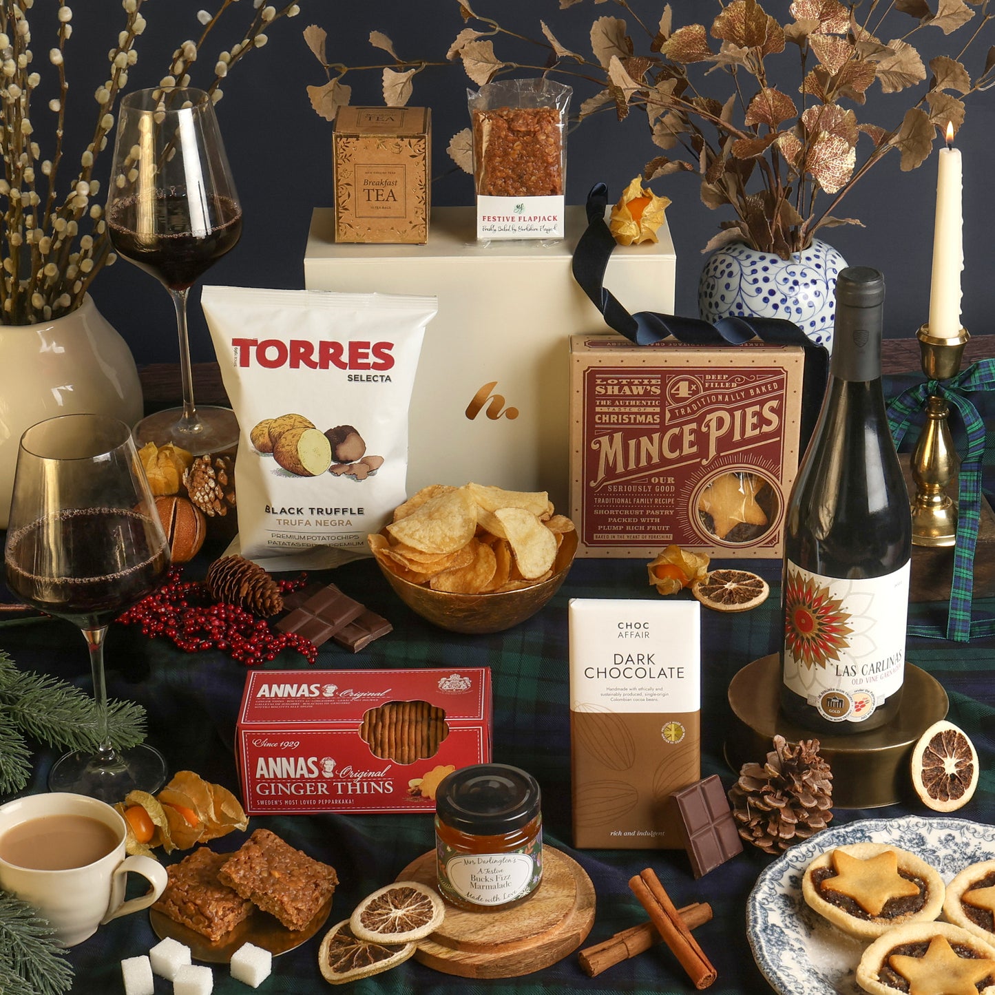 Red Wine & Festive Treats Hamper (Vegan)