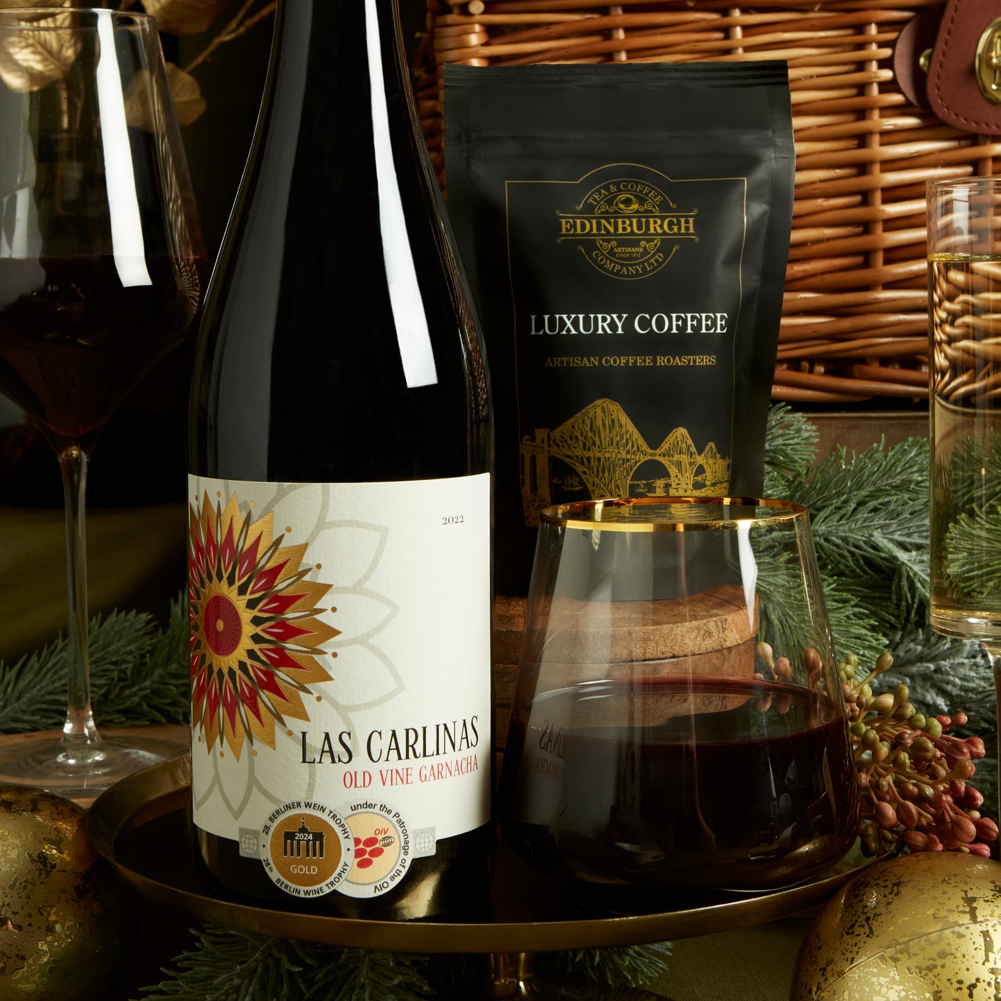 Las Carlinas Aromatic Red Wine & Edinburgh Luxury Coffee Christmas Hamper