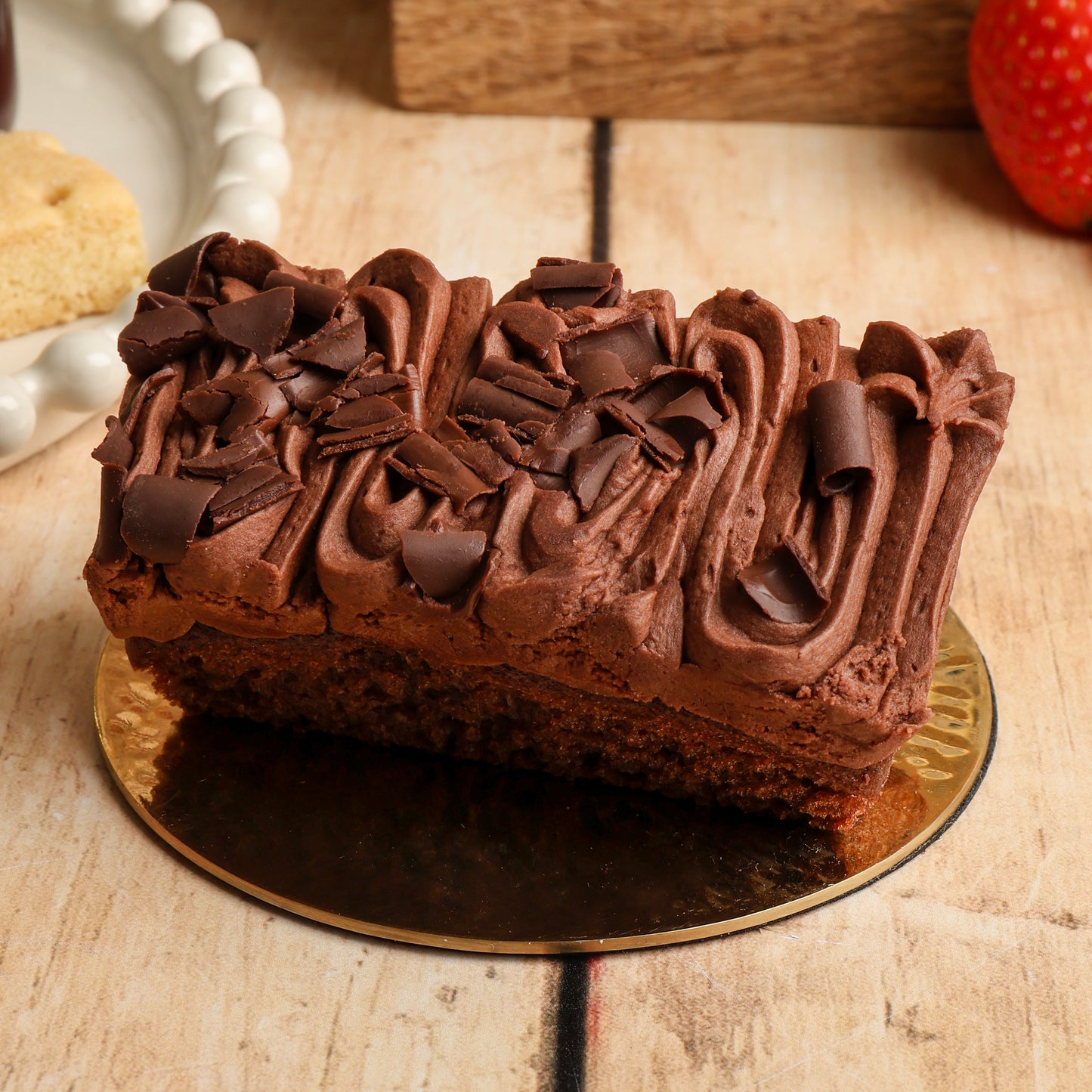 Close up of products in Luxury Cream Tea Gift Hamper, a luxury gift hamper from hampers.com UK