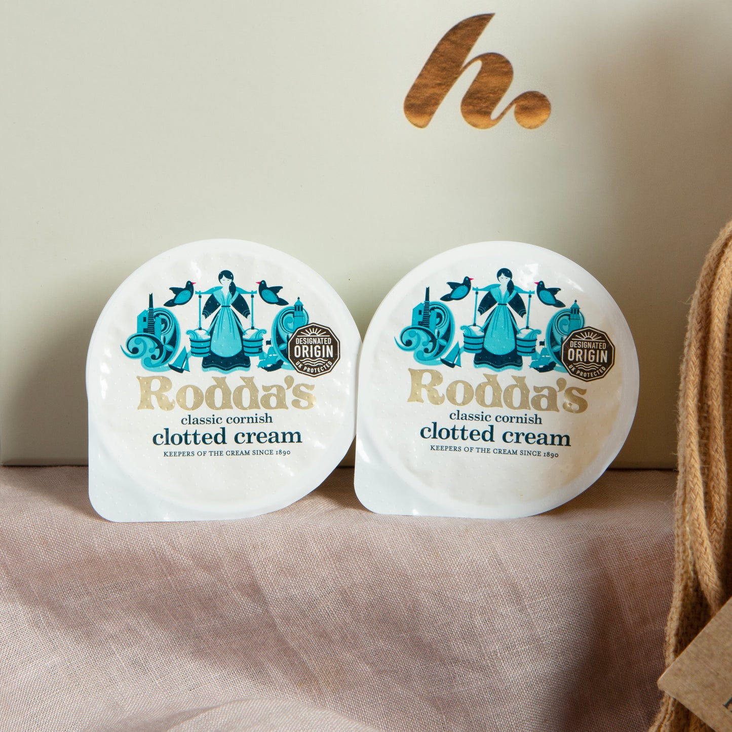 Cream Tea Hamper with Prosecco