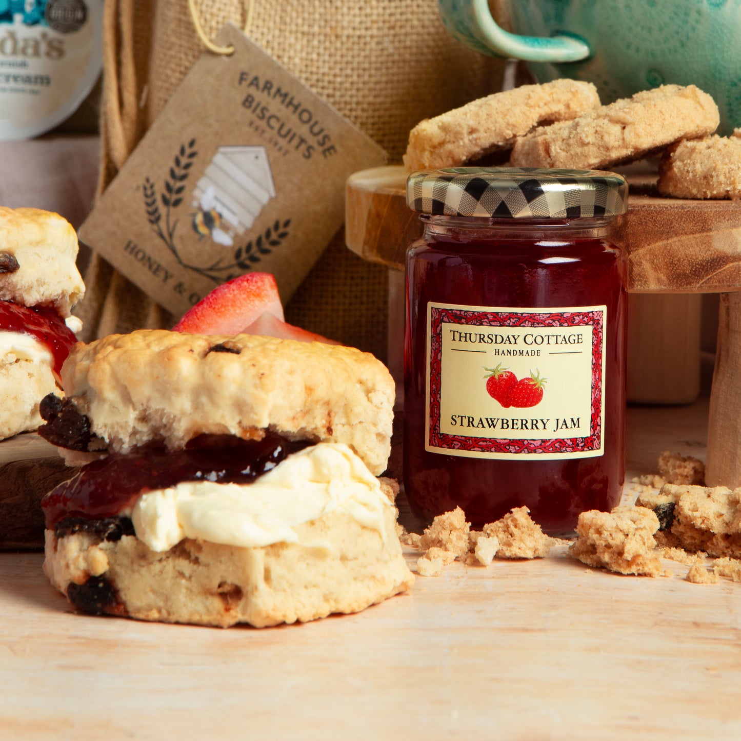 Cream Tea Hamper with Prosecco