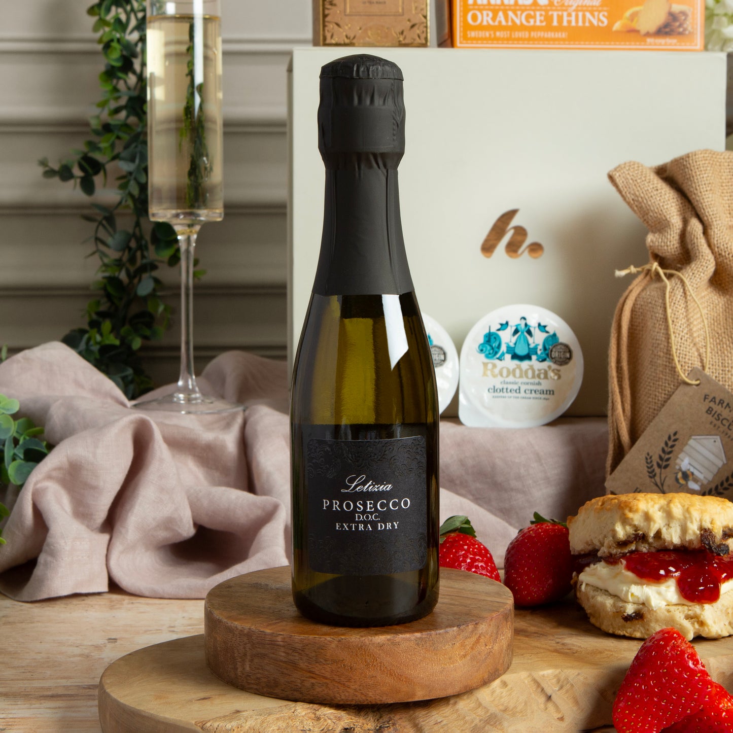 Cream Tea Hamper with Prosecco