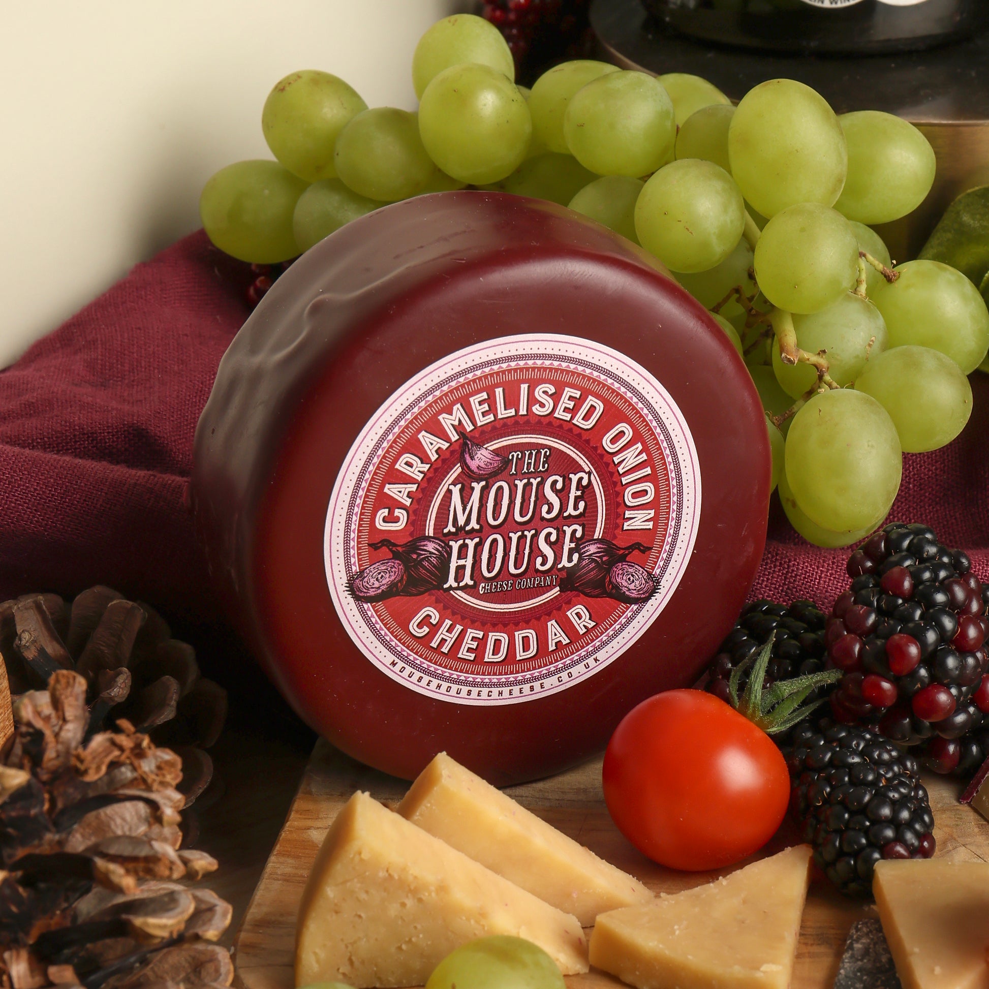 Products in Classic Wine & Cheese Gift Box, a luxury gift hamper from hampers.com UK