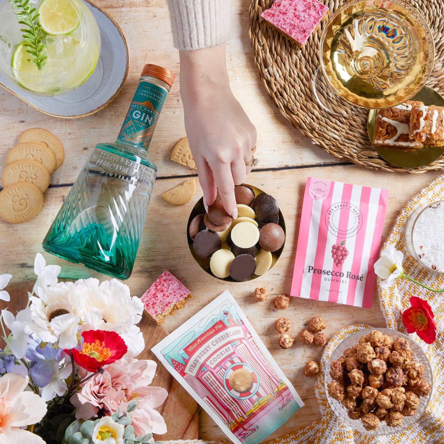 Luxury gift hampers for her