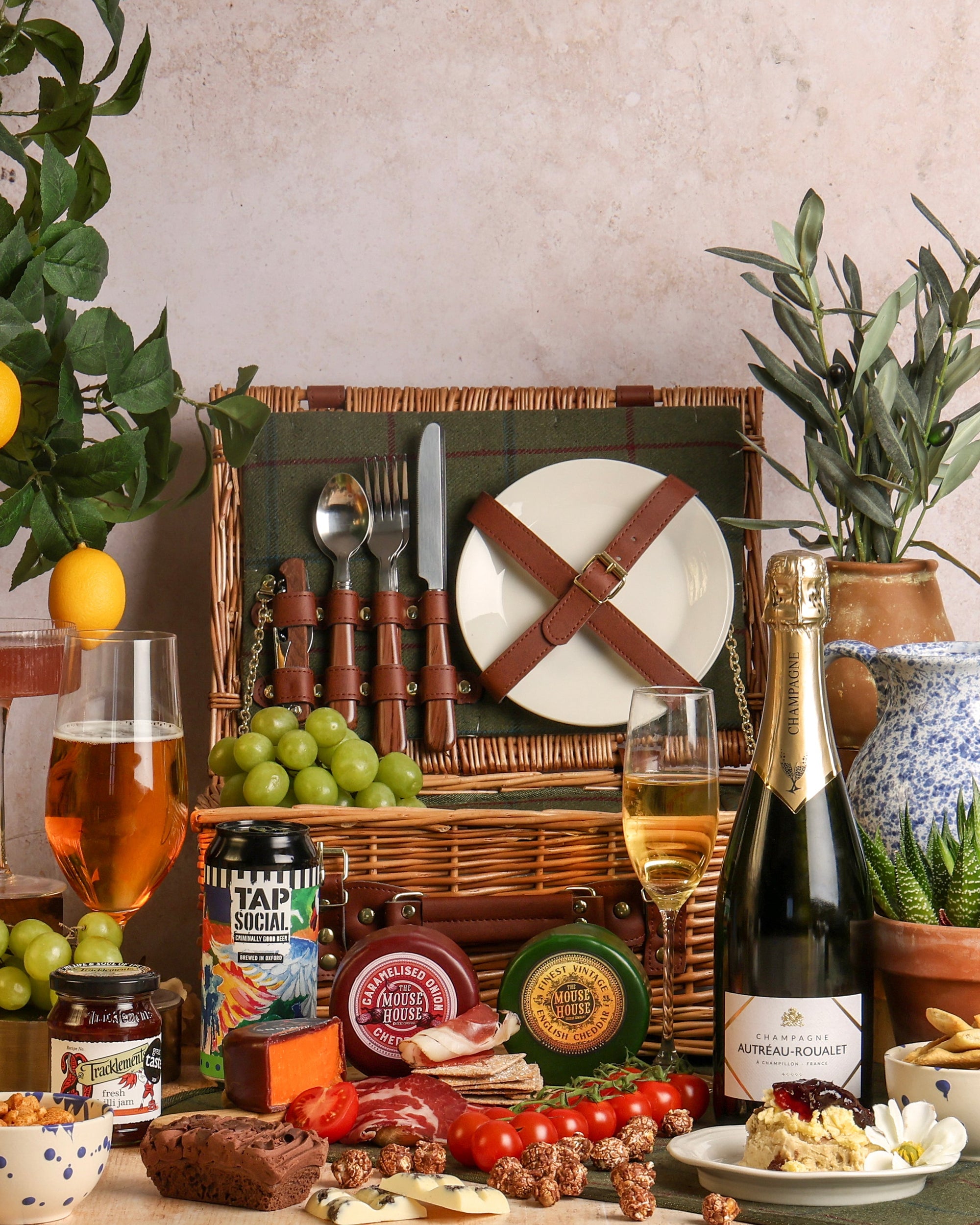 Luxury Food & Drink Gift Hampers since 1979 | hampers.com UK