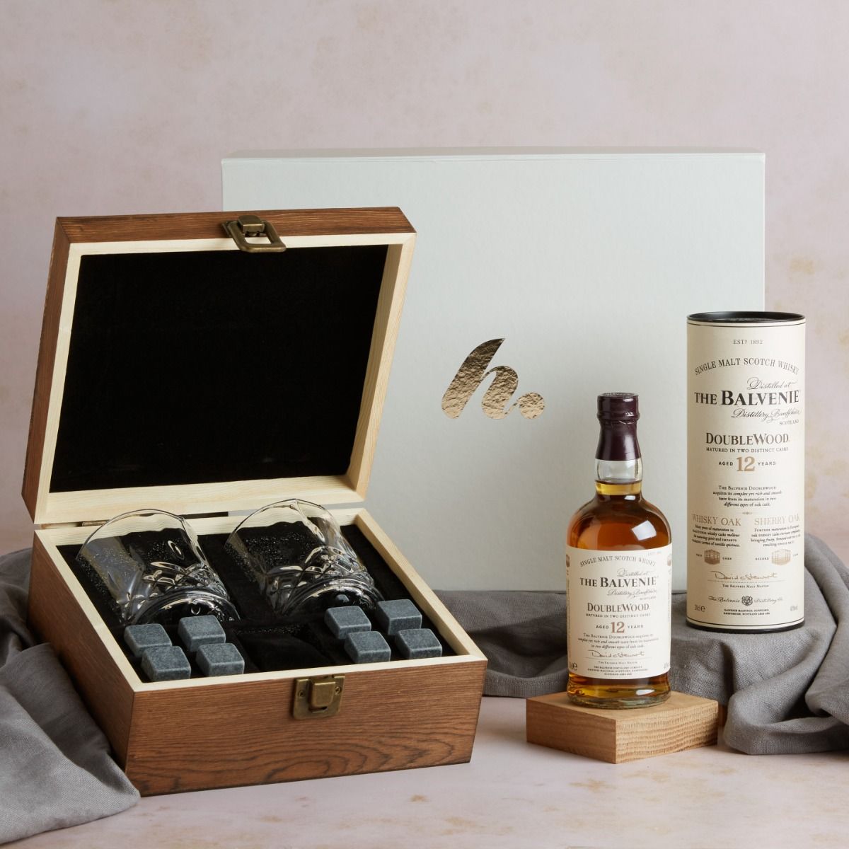 Whisky, Glasses and Whisky Stones Gift Set with contents on display