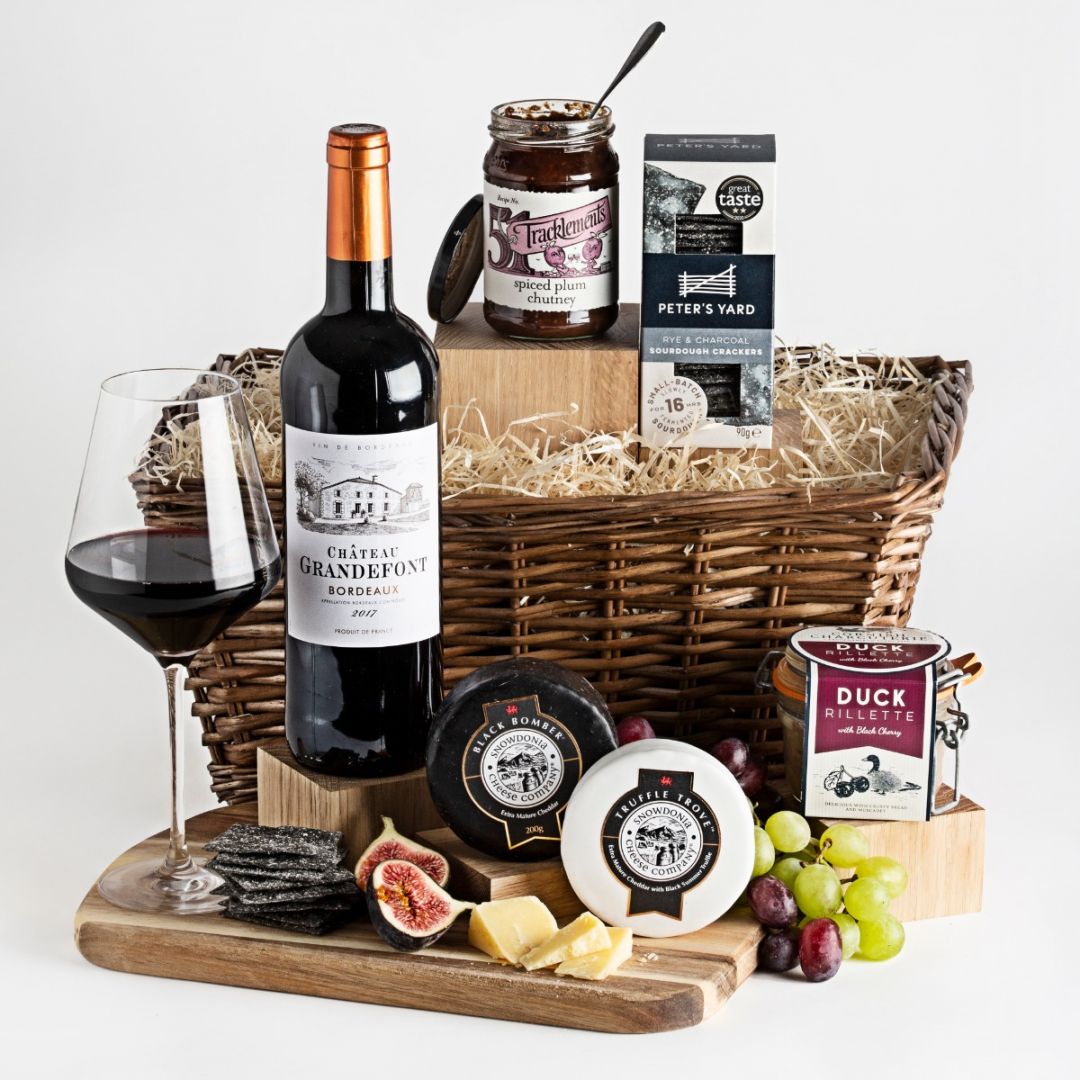 Treat your mum to a special Mother's Day in 2021. Hampers.com